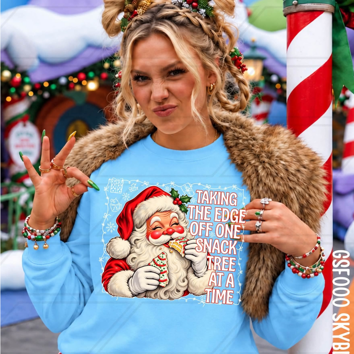 Taking the Edge Off – Snack Tree Santa – T-Shirt, Sweatshirt & Hoodie